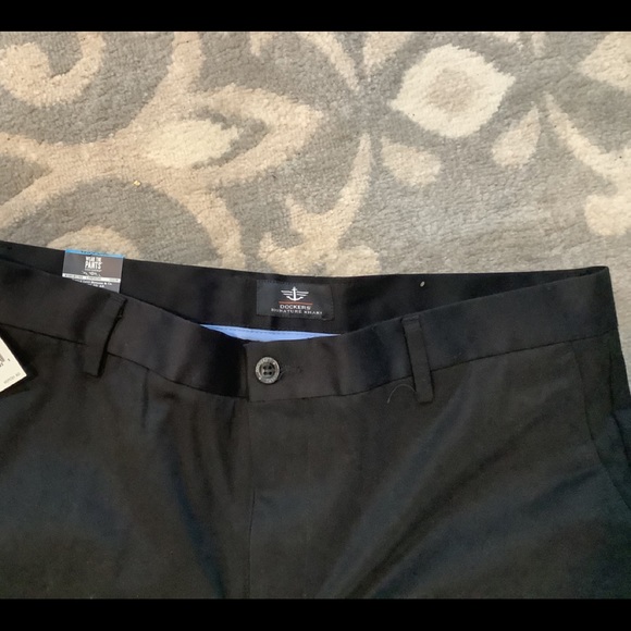 Dockers Signature Khaki Pants - Picture 2 of 6